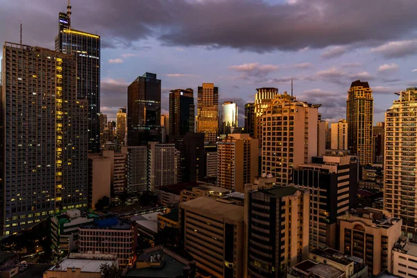 Fev 2021 Pôr Sol Área Comercial Makati Metro Manila Filipinas — Fotografia de Stock