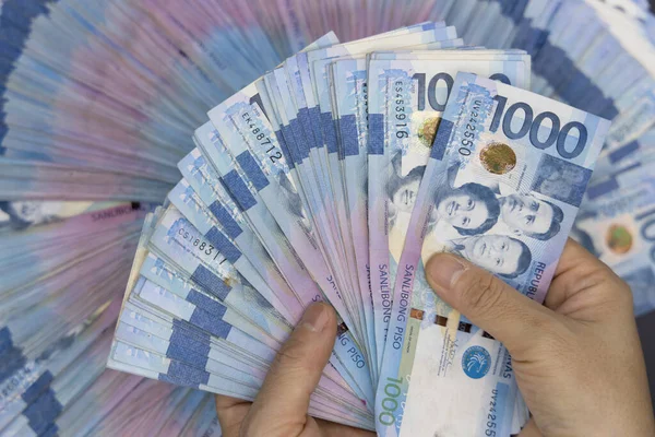 3 billion dollars to philippine peso