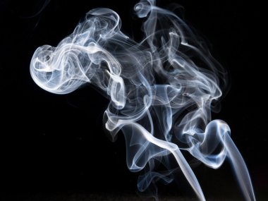 siyah arka plan ile duman