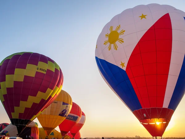 Feb 14, 2016 Clark Pampanga, Filipinas - 20th Philippines International Hotair Baloon Fiesta — Foto de Stock