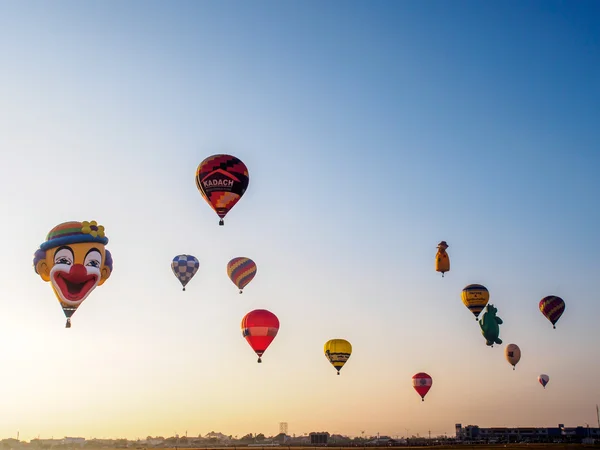 Feb 14, 2016 Clark Pampanga , Philippines - 20th Philippines International Hotair Baloon Fiesta — Stock Photo, Image