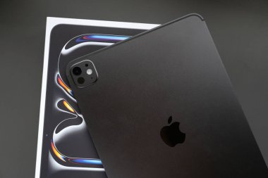 Samut Prakan Tayland OCT 8 2025: Apple iPad Pro M4 11 inç.