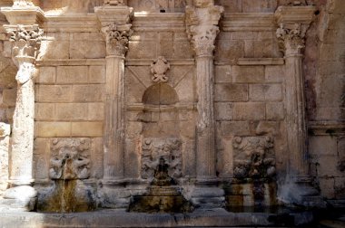 Kampanya eski taş çeşme