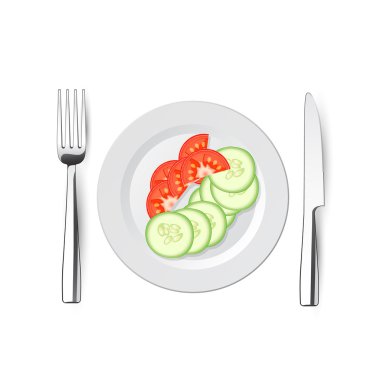 salata salatalık ve domates ile bir bıçak, çatal