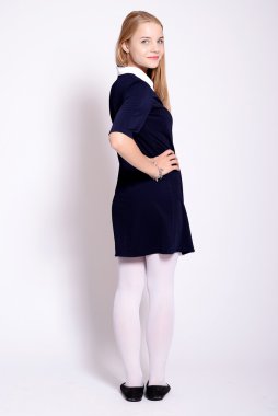 Genç kız öğrenci. İzole stüdyo portre