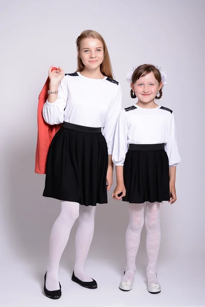 Jeunes écolières. Portrait isolé en studio — Photo