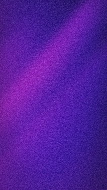 Yoğunlaştırılmış ışık ışını ile soyut dramatik dikey arkaplan, koyu mor ve canlı mor tonlarda ağır kumlu bulanık bir doku içerir.