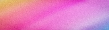 Sarı, pembe, morumsu, mor ve açık mavi yumuşak bir gradyan ile soyut geniş kumlu arkaplan. Pankartlar ve yaratıcı tasarım için hassas ve gürültülü bir doku