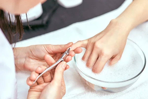 Manicura femenina, Esmalte de uñas, Cuidado de las manos — Foto de Stock