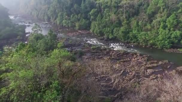 インドの南西海岸の Athirapilly 滝 — ストック動画