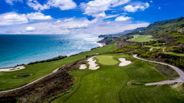 golf sahasının havadan görünümü