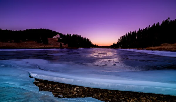 The frozen lake — Stock Photo, Image