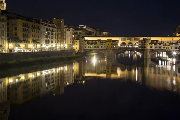 Италия - Флоренция - Ponte Vecchio — стоковое фото