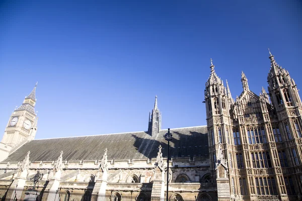 Reino Unido - Londres - O Big Ben e o Palácio de Westminster — Fotografia de Stock