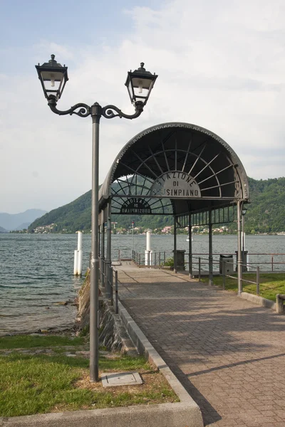 Italië - Porto Ceresio en de Ceresio Lake — Stockfoto