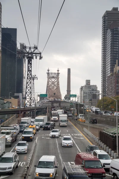 Nowy Jork - Queensboro Bridge i Roosevelt Island — Zdjęcie stockowe