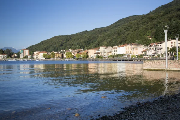 Italia - Porto Ceresio y el Lago Ceresio — Foto de Stock