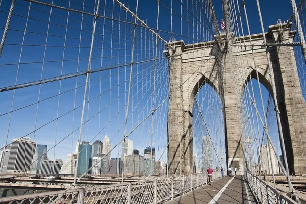 New York - Lower Manhattan en Brooklyn Bridge — Stockfoto