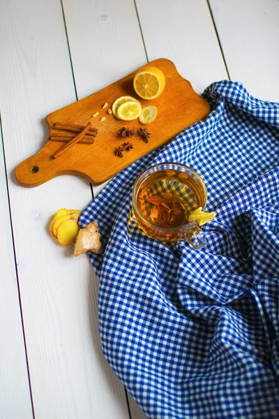 Cinger çay limon ve tarçın