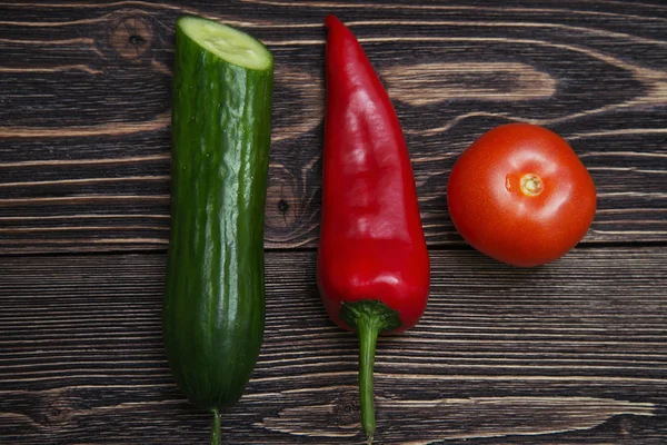 Salatalık Domates ve kırmızı biber