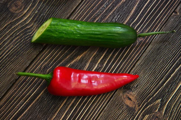 Tomate pepino y pimientos rojos — Foto de Stock