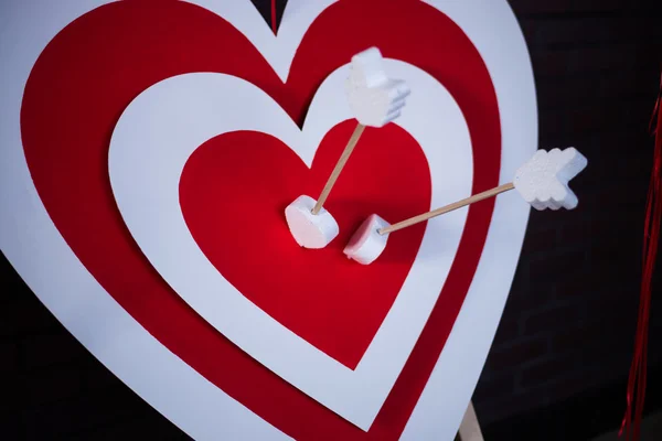 Kırmızı kağıt kalp Dart hedef Merkezi