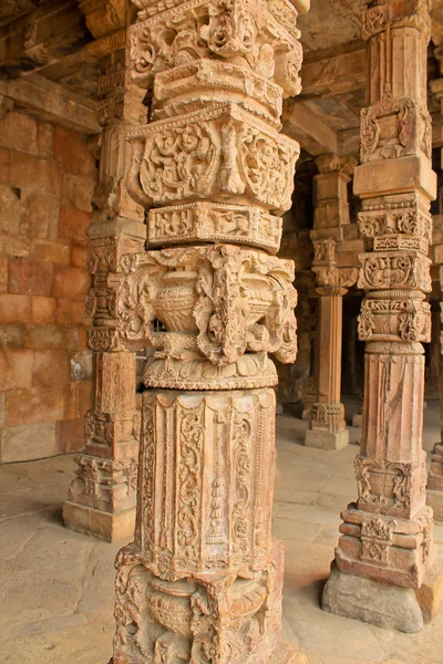 아치 Qutub Minar, 델리, 인도 — 스톡 사진