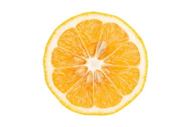 Dilimlenmiş limon beyaz arkaplanda izole