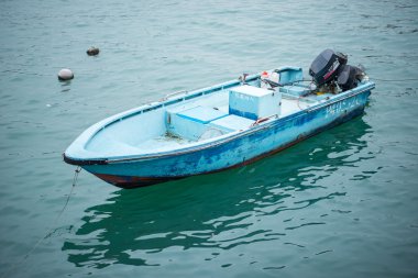 Hong Kong, Çin-Mar 10, 2016: Cheung Chau, Cheung Chau limanda kalabalık balık tutma Hong Kong, her yıl binlerce yerel ve yurtdışı turist çeken bir ada olduğunu