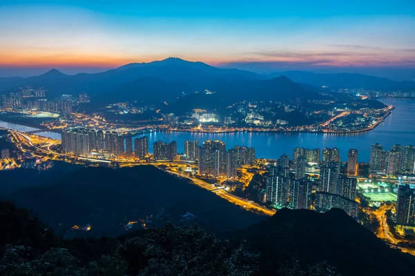 Paisaje de montaña al atardecer en el centro de Ma en shan, Hong kong — Foto de Stock