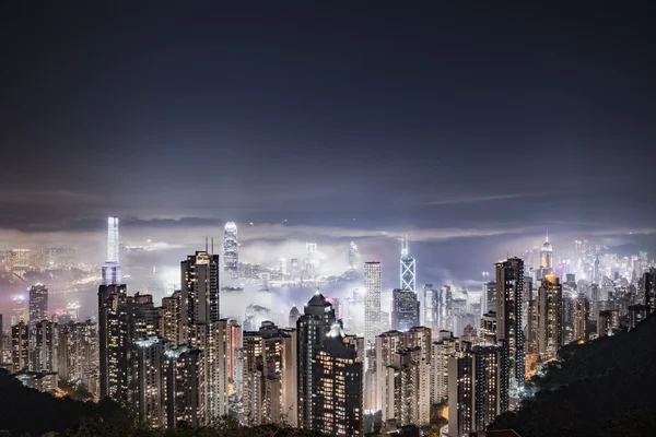 Městské mlhy pohled Hong Kong z Victoria peak — Stock fotografie