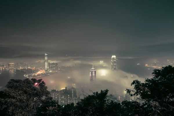 빅토리아 피크에서 도시 안개 Hong Kong의 보기 — 스톡 사진