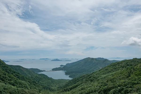 Montaña y cielo nublado —  Fotos de Stock