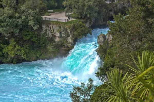 Huka Şelaleleri, Yeni Zelanda 'daki Taupo Gölü' nü boşaltan Waikato Nehri üzerindeki bir şelale setidir..