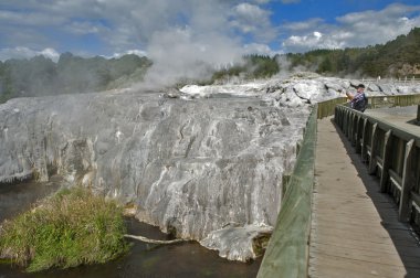 Whakarewarewa Geyser Jeotermal Vadisi Rotorua, Yeni Zelanda Te Pui termal Park
