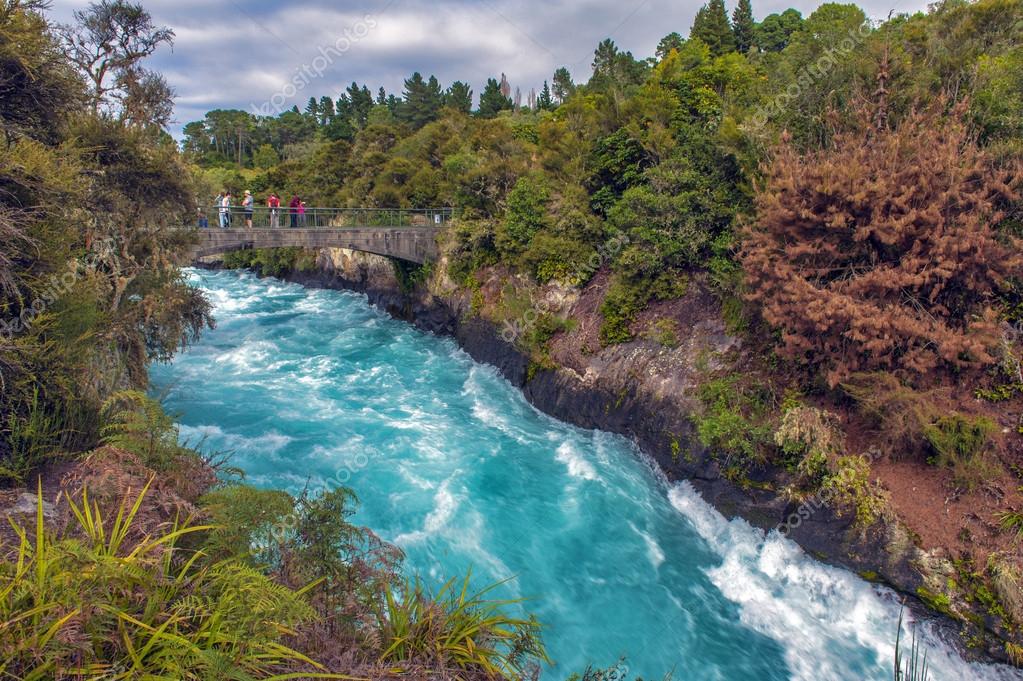 Fotos de Las cataratas Huka son un conjunto de cascadas en el río