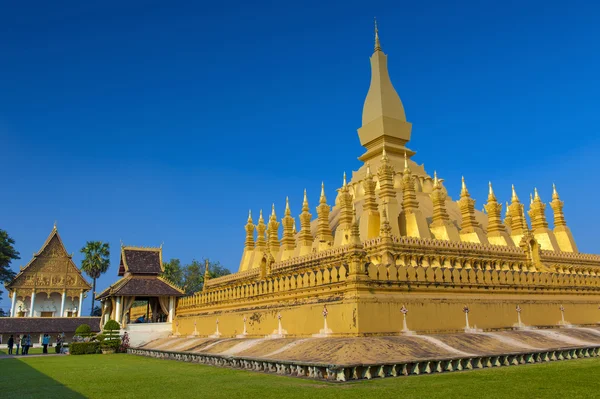 Que Luang Stupa, hito de Vientiane, Lao PDR — Foto de Stock