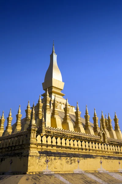 Que Luang Stupa, hito de Vientiane, Lao PDR — Foto de Stock