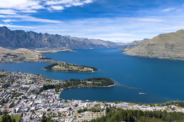 Vue ariale du lac Wakatipu et Queenstown, île sud de la Nouvelle-Zélande — Photo