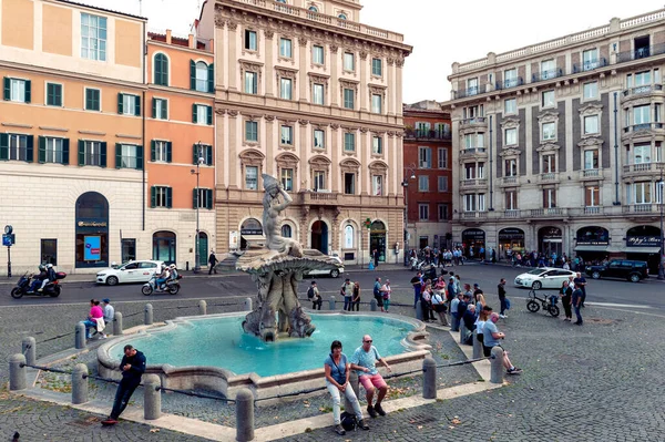 Rome Italië Oktober 2019 Fontana Del Tritone Tritonfontein Gelegen Piazza — Stockfoto