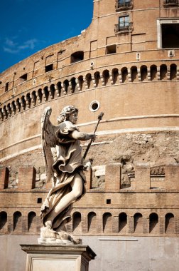 Heykeltraş Antonio Giorgetti 'nin Süngerli Melek Heykeli Castel Sant' Angelo 'da (Kutsal Melek Kalesi) ya da İtalya' nın Roma kentindeki Hadrian Anıtı 'nda