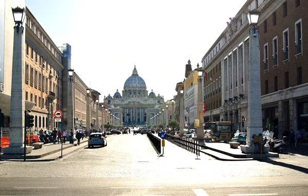 The road to St. Peter's Basilica — Stock Photo, Image