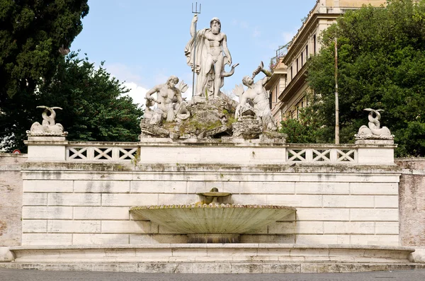 A Piazza del Popolo szökőkút — Stock Fotó