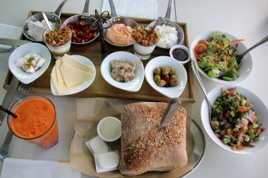 bir tablo için arkadaşlarına sor