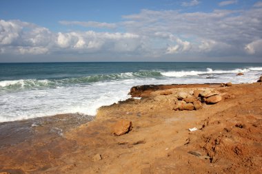 Deniz kıyısındaki taşlar