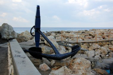 kayalar Akdeniz kıyısında