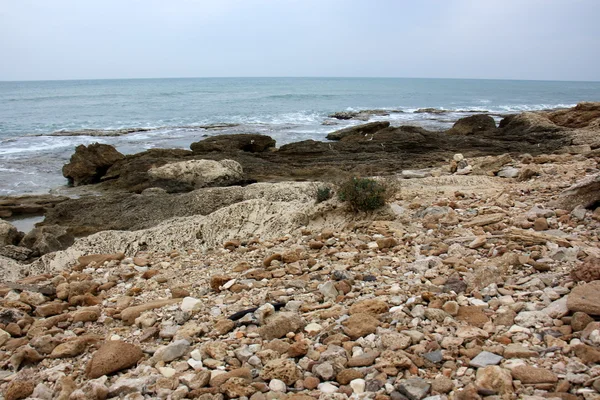 Rocas a orillas del mar Mediterráneo — Foto de Stock