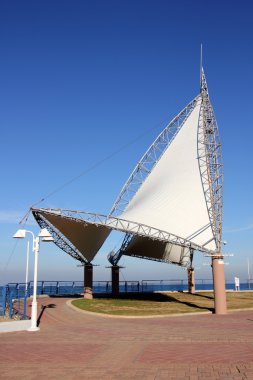 Akdeniz kıyısında