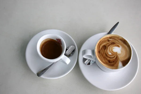Una tazza di caffè e cappuccino — Foto Stock