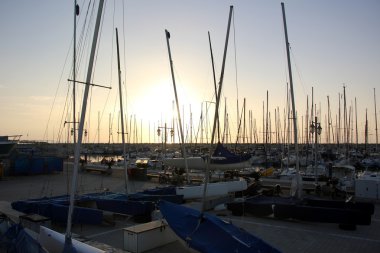 direk bağlantı noktası Tel - Aviv içinde